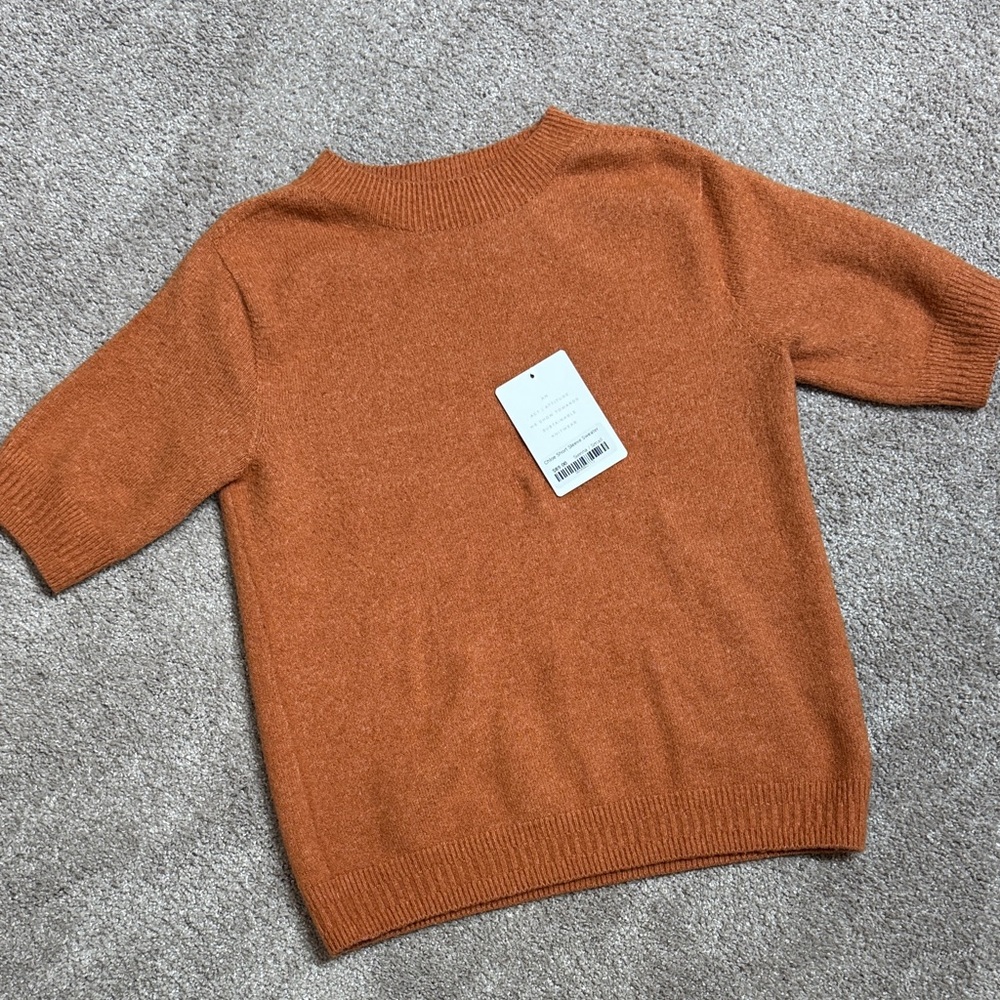Chloe short sleeve sweater in sienna rust orange color size small Knititude